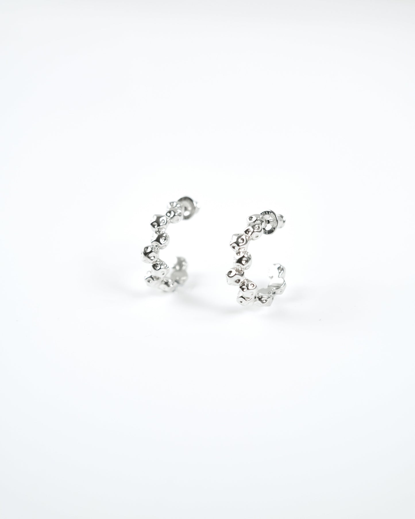 Unisex Single Row Box Hoop Earring - Medium