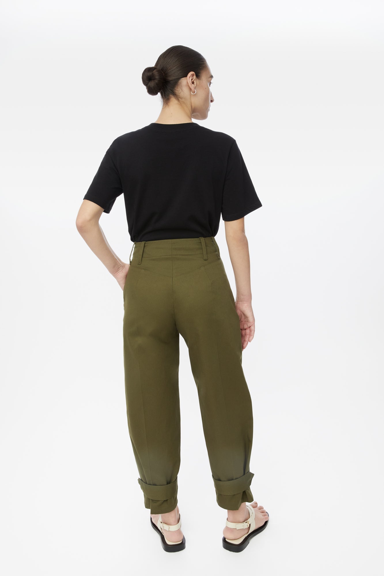 canvas-cotton-utility-tapered-pants-dal-the-label-olive